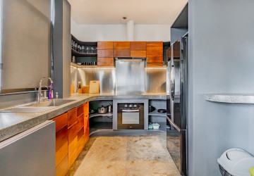 3 Bedroom Serviced Apartment For Rent - Tonle Bassac, Phnom Penh thumbnail