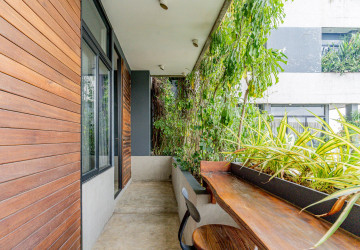 3 Bedroom Serviced Apartment For Rent - Tonle Bassac, Phnom Penh thumbnail