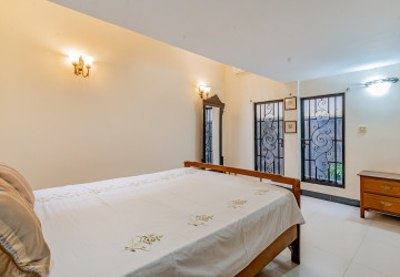 6 Bedroom Townhouse For Sale - Chey Chumneah, Phnom Penh thumbnail