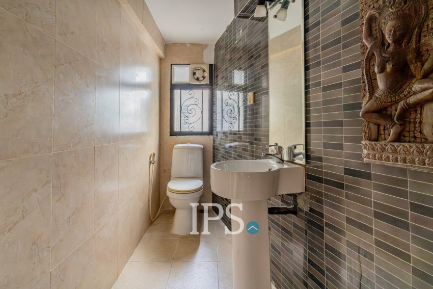 6 Bedroom Townhouse For Sale - Chey Chumneah, Phnom Penh