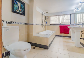 6 Bedroom Townhouse For Sale - Chey Chumneah, Phnom Penh thumbnail