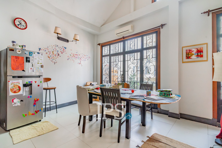 6 Bedroom Townhouse For Sale - Chey Chumneah, Phnom Penh
