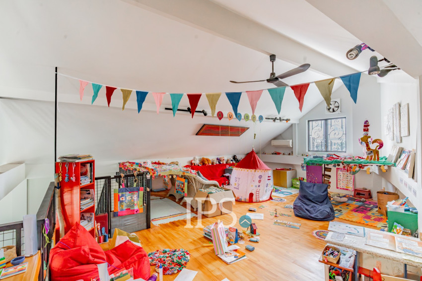 6 Bedroom Townhouse For Sale - Chey Chumneah, Phnom Penh