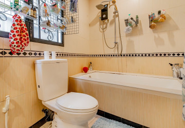 6 Bedroom Townhouse For Sale - Chey Chumneah, Phnom Penh thumbnail