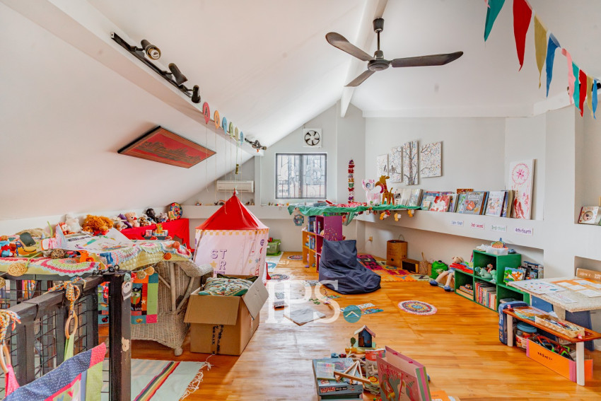 6 Bedroom Townhouse For Sale - Chey Chumneah, Phnom Penh