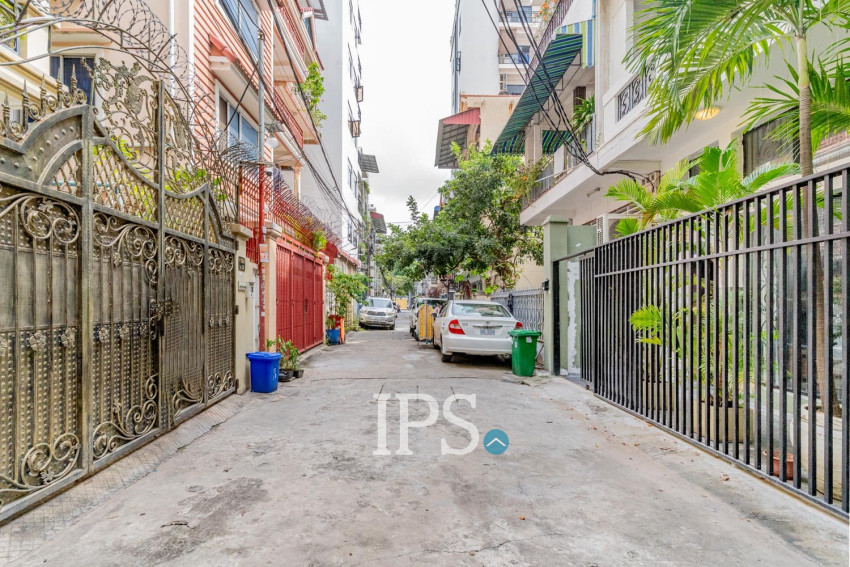 6 Bedroom Townhouse For Sale - Chey Chumneah, Phnom Penh