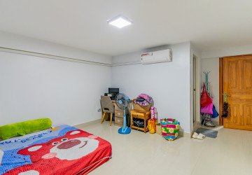 4 Bedroom Link House For Sale - Borey JC,  Krang Thnong, Sen Sok, Phnom Penh thumbnail