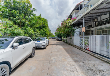4 Bedroom Link House For Sale - Borey JC,  Krang Thnong, Sen Sok, Phnom Penh thumbnail