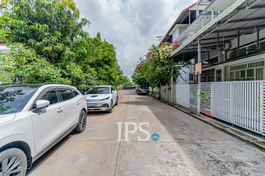 4 Bedroom Link House For Sale - Borey JC,  Krang Thnong, Sen Sok, Phnom Penh