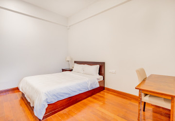 3 Bedroom Serviced Apartment For Rent - Tonle Bassac, Phnom Penh thumbnail
