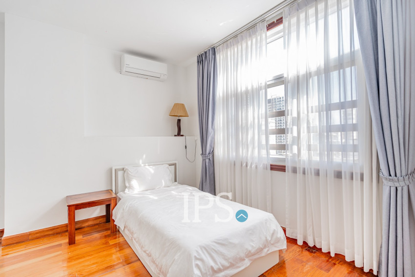 3 Bedroom Serviced Apartment For Rent - Tonle Bassac, Phnom Penh