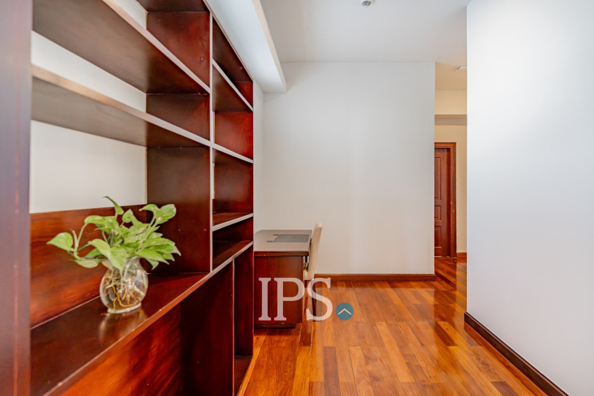 3 Bedroom Serviced Apartment For Rent - Tonle Bassac, Phnom Penh