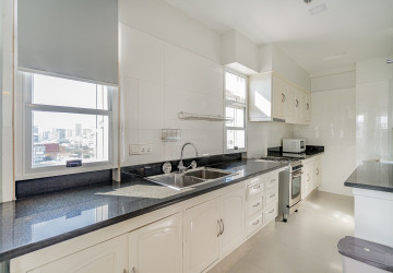 3 Bedroom Serviced Apartment For Rent - Tonle Bassac, Phnom Penh thumbnail