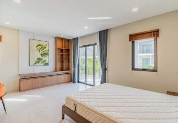 4 Bedroom Villa Klem For Rent - Chankiri Palm Creek, Preaek Kampues, Phnom Penh thumbnail