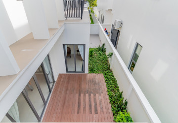 4 Bedroom Villa Klem For Rent - Chankiri Palm Creek, Preaek Kampues, Phnom Penh thumbnail