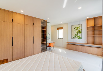 4 Bedroom Villa Klem For Rent - Chankiri Palm Creek, Preaek Kampues, Phnom Penh thumbnail