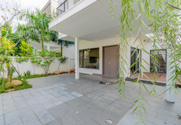 4 Bedroom Villa Klem For Rent - Chankiri Palm Creek, Preaek Kampues, Phnom Penh thumbnail