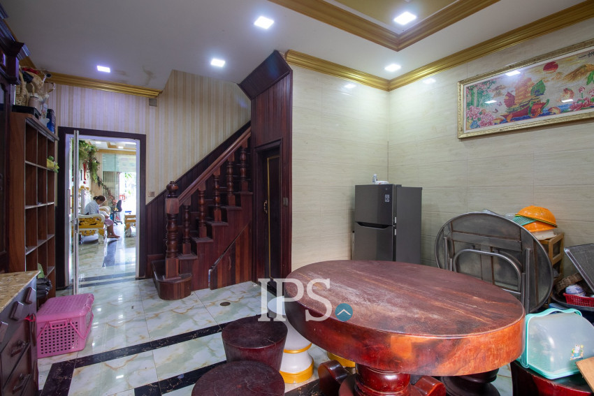 4 Bedroom Shophouse For Rent - Svay Dangkum, Siem Reap