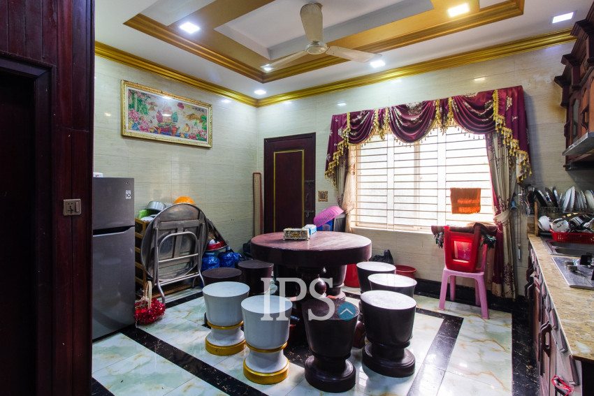 4 Bedroom Shophouse For Rent - Svay Dangkum, Siem Reap
