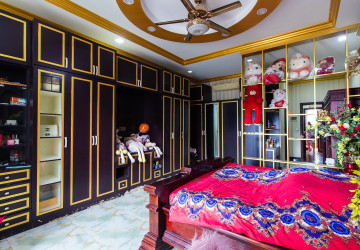 4 Bedroom Shophouse For Rent - Svay Dangkum, Siem Reap thumbnail