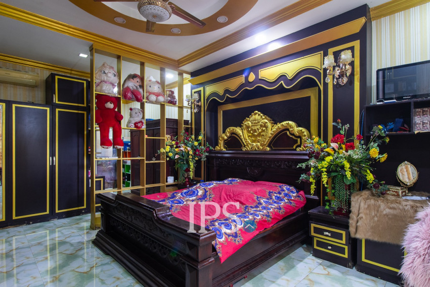 4 Bedroom Shophouse For Rent - Svay Dangkum, Siem Reap