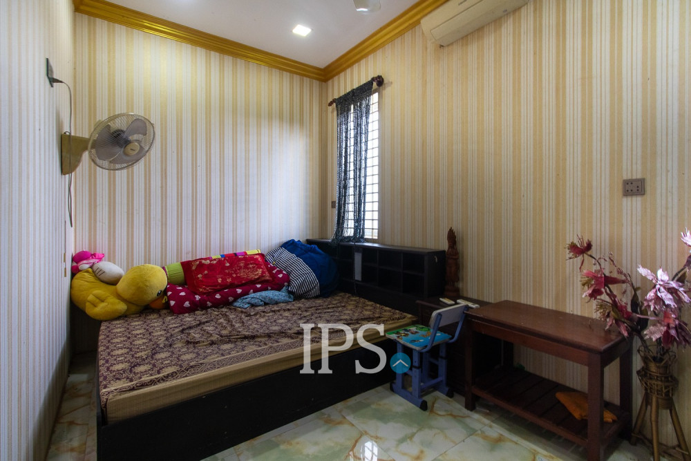 4 Bedroom Shophouse For Rent - Svay Dangkum, Siem Reap - Image 17