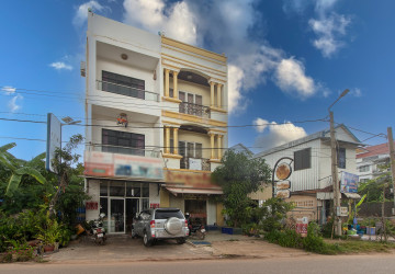 4 Bedroom Shophouse For Rent - Svay Dangkum, Siem Reap thumbnail