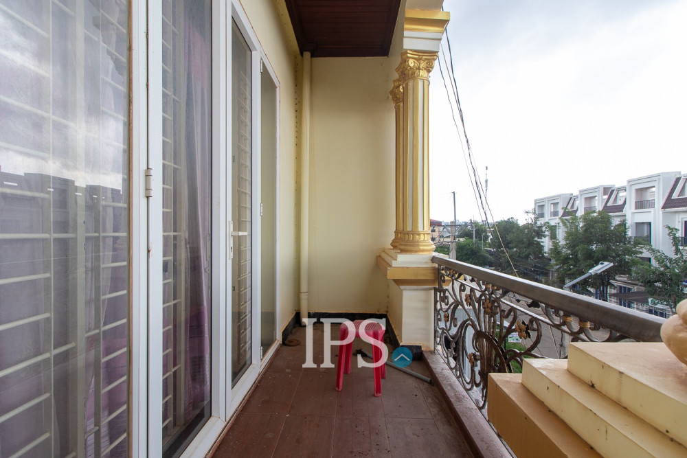 4 Bedroom Shophouse For Rent - Svay Dangkum, Siem Reap - Image 23