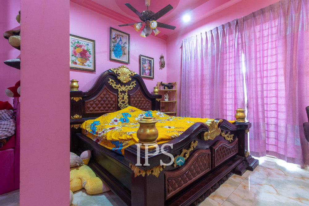 4 Bedroom Shophouse For Rent - Svay Dangkum, Siem Reap - Image 12