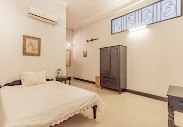 Renovated 3 Bedroom Apartment For Sale - Phsar Thmei 3, Phnom Penh thumbnail