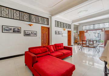 Renovated 3 Bedroom Apartment For Sale - Phsar Thmei 3, Phnom Penh thumbnail