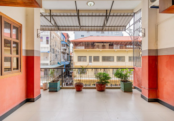 Renovated 3 Bedroom Apartment For Sale - Phsar Thmei 3, Phnom Penh thumbnail