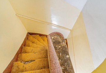 Renovated 3 Bedroom Apartment For Sale - Phsar Thmei 3, Phnom Penh thumbnail