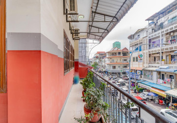 Renovated 3 Bedroom Apartment For Sale - Phsar Thmei 3, Phnom Penh thumbnail