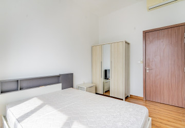 2 Bedroom Serviced Apartment For Rent - BKK3, Phnom Penh thumbnail