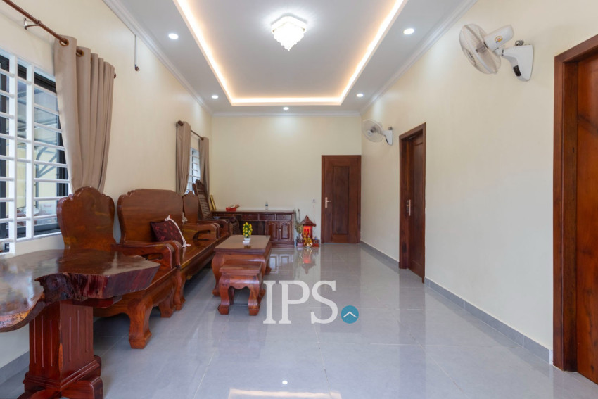 4 Bedroom Villa For Sale - Slor Kram, Siem Reap