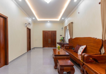 4 Bedroom Villa For Sale - Slor Kram, Siem Reap thumbnail