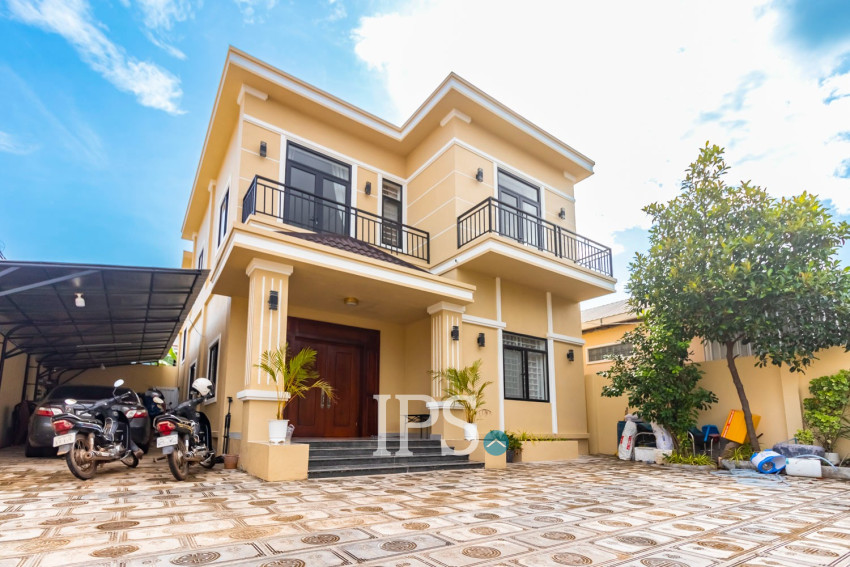 4 Bedroom Villa For Sale - Slor Kram, Siem Reap