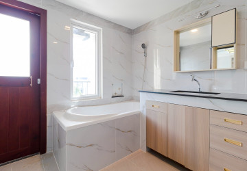 1 Bedroom Apartment For Rent - Sala Kamreuk, Siem Reap thumbnail