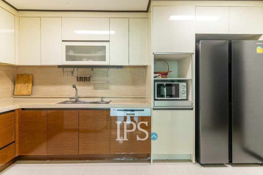 27th Floor 3 Bedroom Condo For Sale - Decastle Royal, BKK1, Phnom Penh