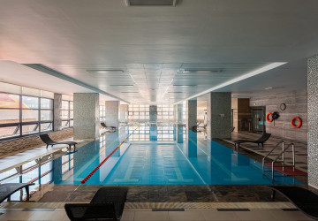 27th Floor 3 Bedroom Condo For Sale - Decastle Royal, BKK1,  Phnom Penh thumbnail