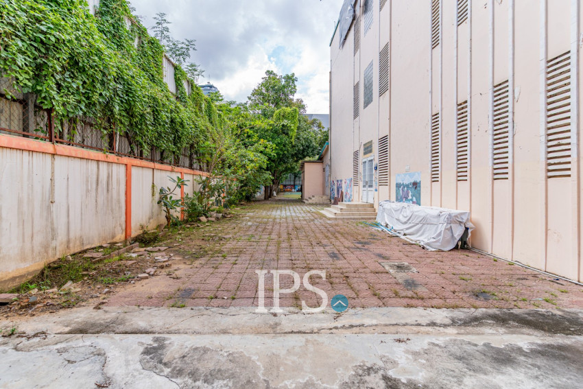 7,000 Sqm Commercial Building For Rent - Tonle Bassac, Phnom Penh