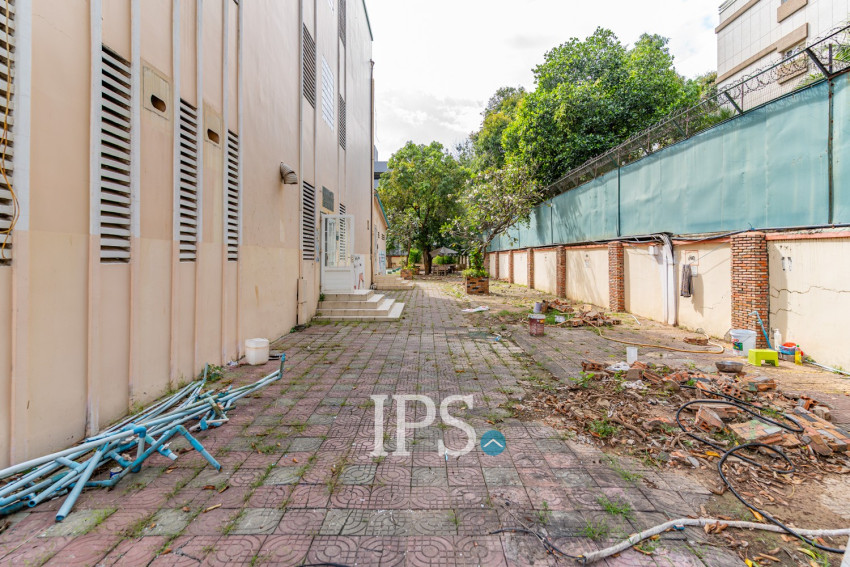 7,000 Sqm Commercial Building For Rent - Tonle Bassac, Phnom Penh