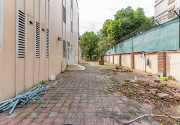 7,000 Sqm Commercial Building For Rent - Tonle Bassac, Phnom Penh thumbnail