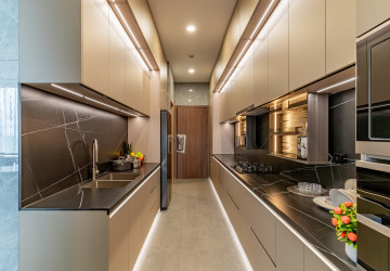 33nd Floor Premium Residence 3 Bedroom Condo For Sale - UC88, BKK1, Phnom Penh thumbnail