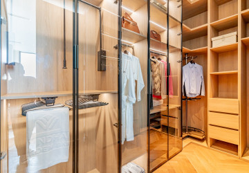 33nd Floor Premium Residence 3 Bedroom Condo For Sale - UC88, BKK1, Phnom Penh thumbnail