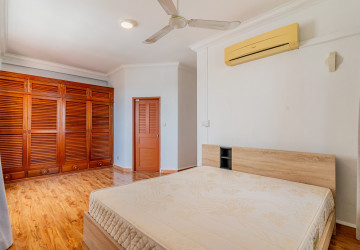 6th Floor 2 Bedroom Condo For Sale - Mekong View Tower 1, Chroy Changvar, Phnom Penh thumbnail