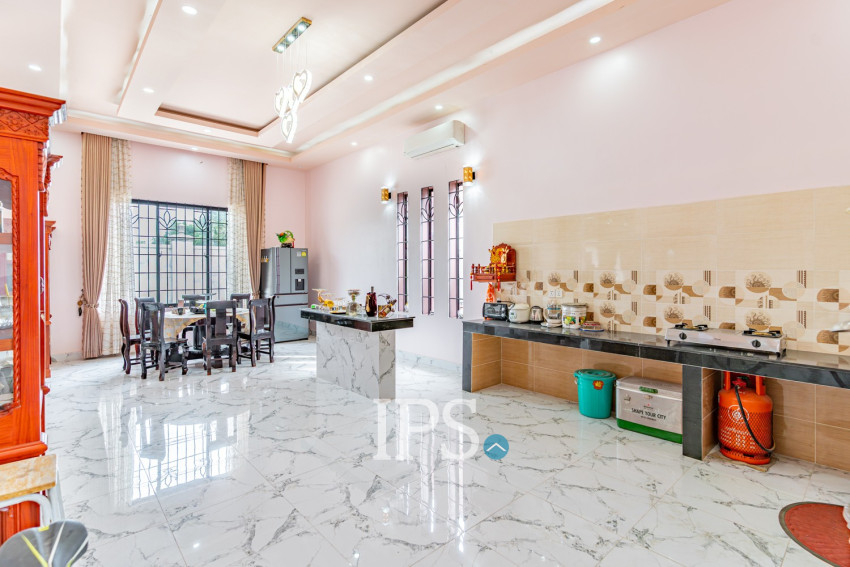 5 Bedroom Villa For Rent - Prey Sor, Phnom Penh