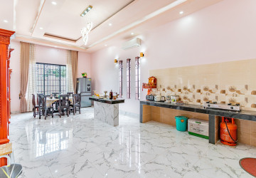 5 Bedroom Villa For Rent - Prey Sor, Phnom Penh thumbnail