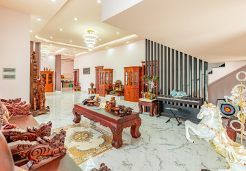 5 Bedroom Villa For Rent - Prey Sor, Phnom Penh thumbnail